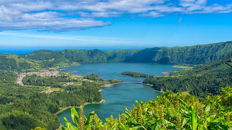 Azores Twin lakes.jpg