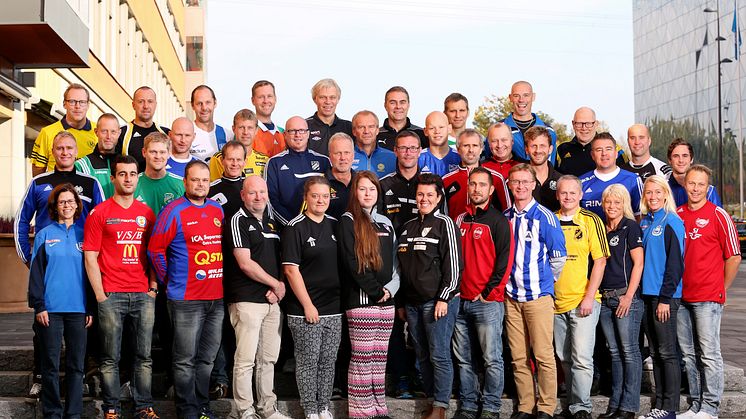 39 fotbollstränare från hela landet får Woodys Ungdomsledarstipendiet