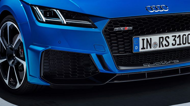 Audi TT RS Coupé (Turboblå) luftindtag