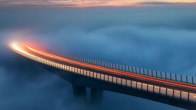 get-inspired-light-trail-photography-with-rlc-winner-556x359[1]