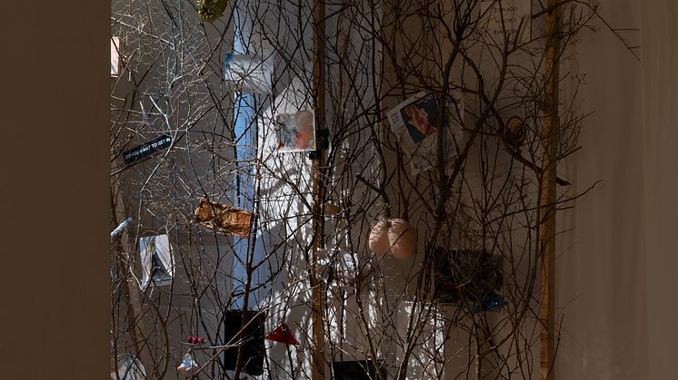Laure Prouvost, Ring, Sing and Drink for Trespassing (Right Side), 2018