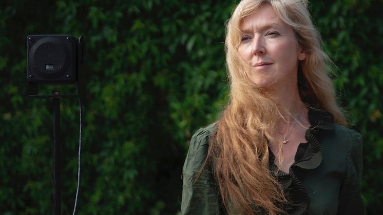 Natasha Barrett (f. 1972) er en britisk-norsk komponist og utøver bosatt i Norge. Hun arbeider med musikk, forskning og kreativ bruk av lyd. Nylig ble hun tildelt komponistprisen "Årets verk 2022" for "Altered States.
