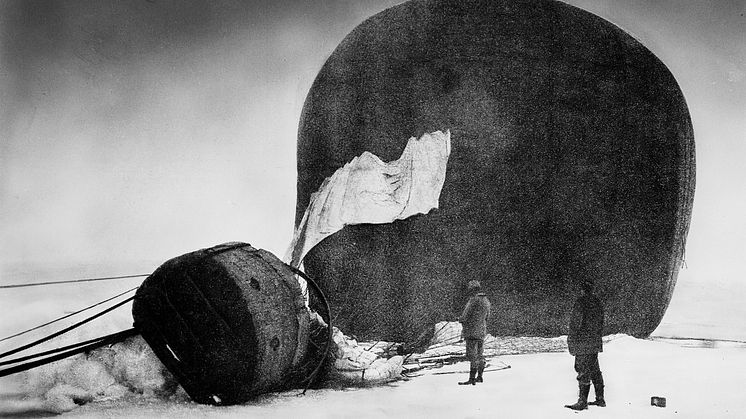 Delar av utställningen Att se världen - den fotograferande människan berättar om Andrées polarexpedition 1897. Luftfärden slutade på isen 14 juli. Foto Nils Strindberg.