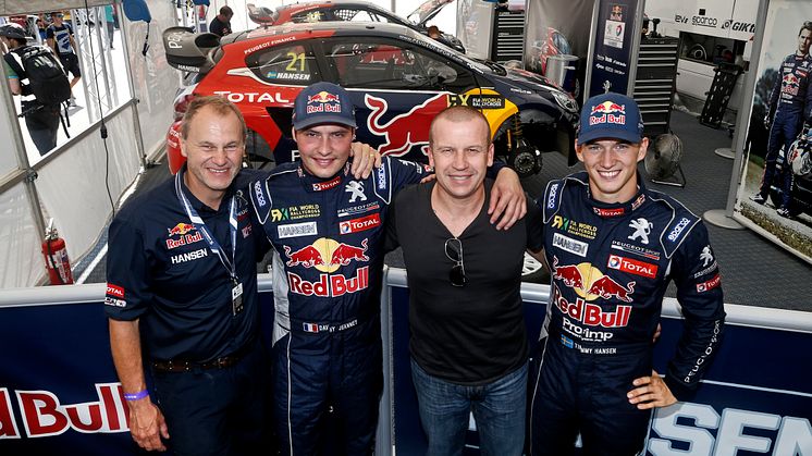Team Peugeot Hansen utökade VM-ledningen i Barcelona 