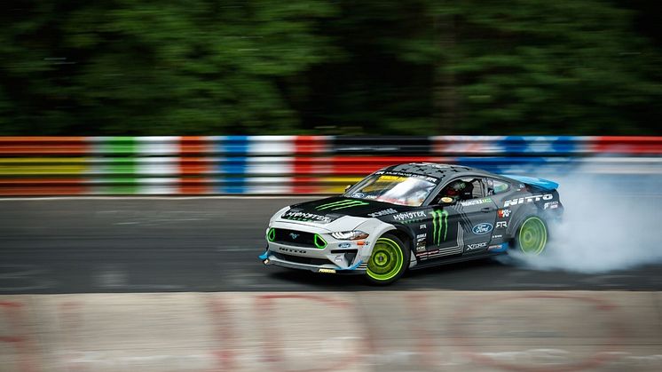 900 hestes Ford Mustang drifter Nürburgring tynd som første bil nogensinde