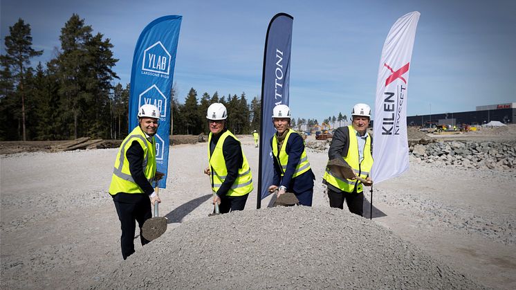 Första spadtaget på fastigheten Sigtuna Rosersberg 11:160, Stockholm Nord Logistikcenter, Rosersberg Sigtuna kommun.
