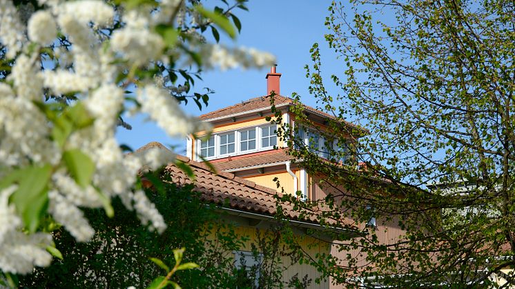 Lågt utbud fortsätter pressa bostadsmarknaden