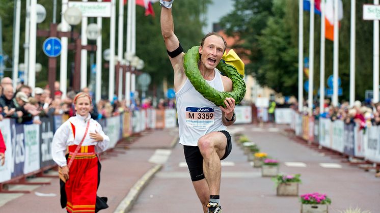 Roman Ryapolov (RUS) vinner UltraVasan 45 2014. Kranskulla Lisa Englund.