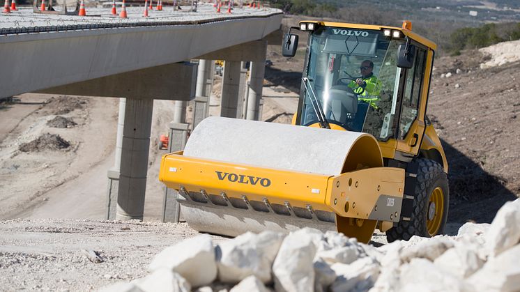 Jordpackningsvält Volvo SD135 finns hos Swecon