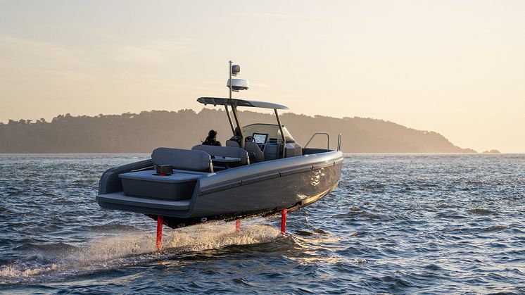 Candela C-8 CC