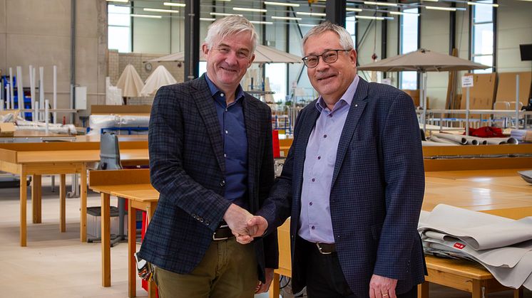 Urs Lehner, neuer CEO, und Markus Glatz, Verwaltungsratspräsident und Eigentümer der Glatz AG, in der hauseigenen Näherei und Produktionshalle in Frauenfeld, Schweiz.