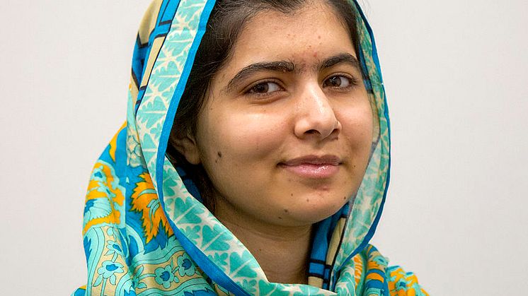 Roya hade en bild av Sharbat Gula, ”Den afghanska flickan”, ett foto av Steve McCurry. Den är upphovsrättsskyddad så jag valde en bild av Malala Yousafzai som blev skjuten i huvudet för att hon uppmuntrade flickor att gå i skolan. 