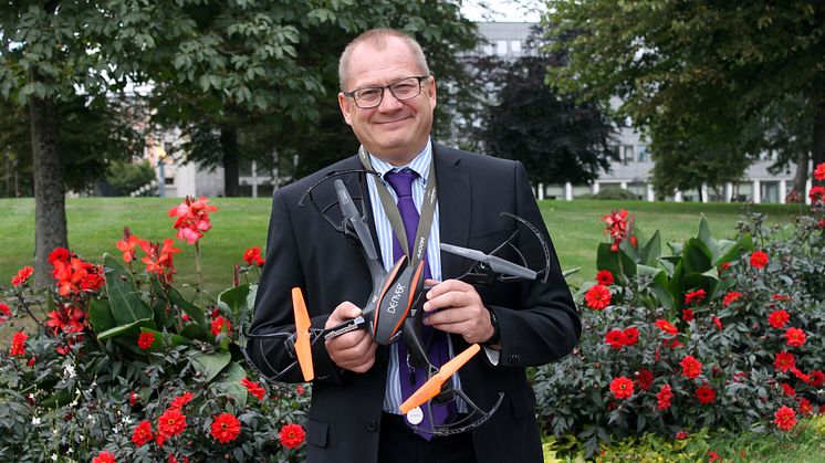 Juan Bergdahl, lärare på Hahrska gymnasiet har fått pris av Eu-kommissionen för innovativt lärande.