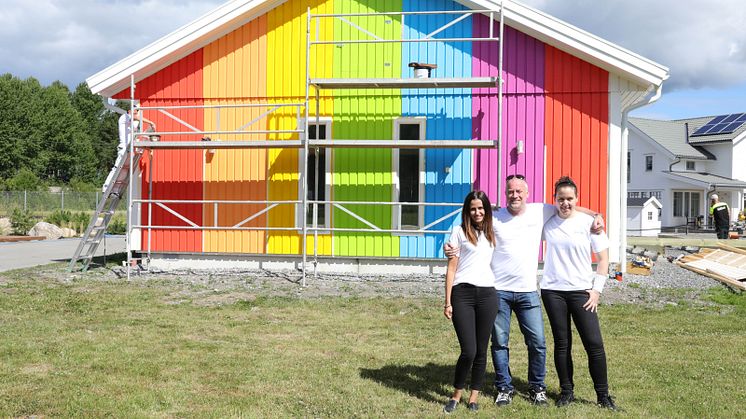 Jennifer Johansson, marknadschef Älvsbyhus, Christian Gerdes Pride & Viktoria Hejeryd Pride