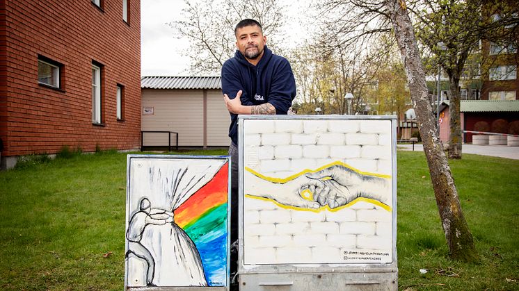 Marco Briones, verksamhetsledare Kunskapens hus och drivande i Klocket möter konsten. Foto: Magnus Andersson 