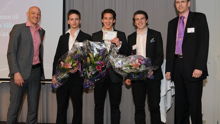 Vinnarna i Founders Awards klara i Västra Sverige: Tre grundare av MobilMobil och Lars Wingefors på Game Outlet Europe.