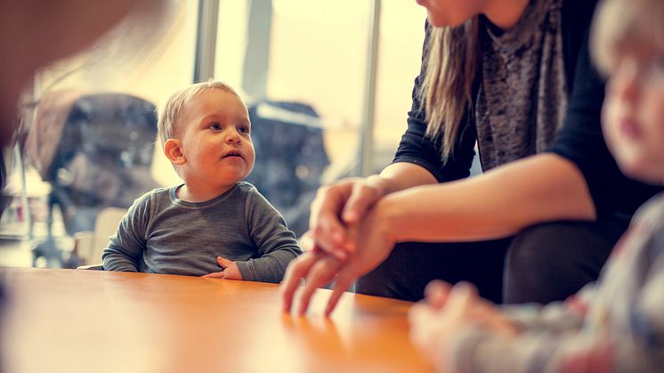 Personalets emosjonelle tilgjengelighet betyr mye for barns tilknytningsproses
