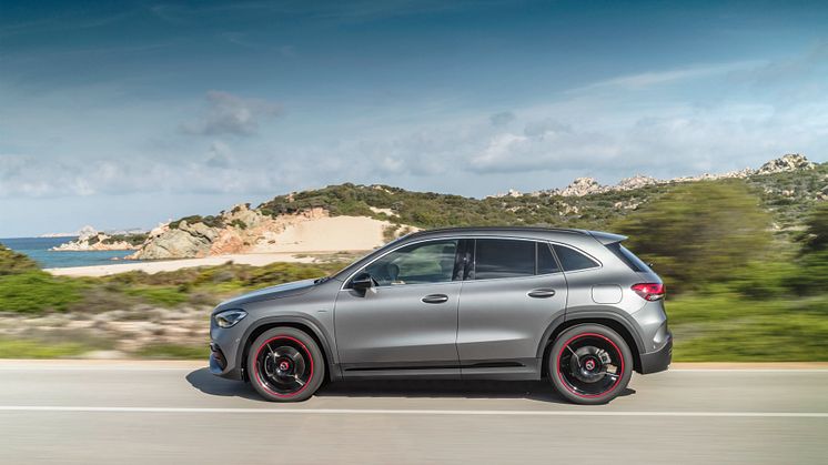 Nya_Mercedes-Benz_GLA_20201