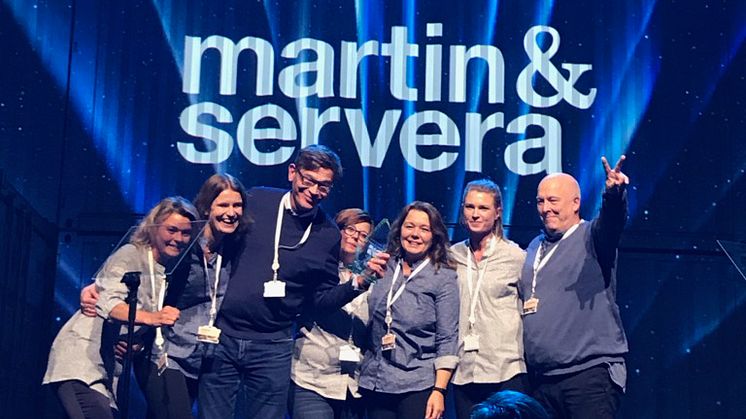 Martin & Serveras medarbetare tar emot priset som Årets leverantör vid Nordic Choice Hotels konferens