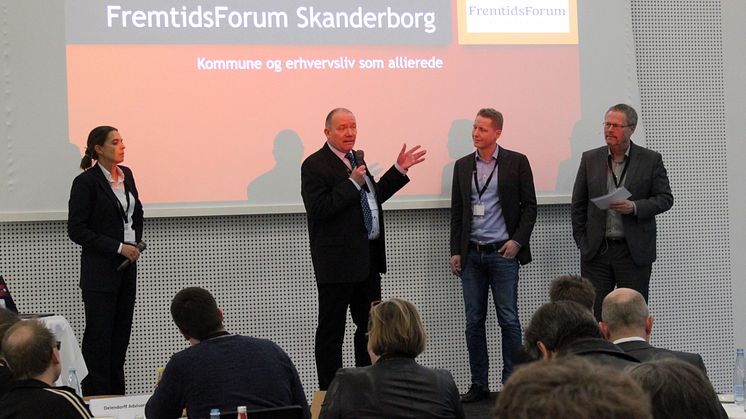 Vicedirektør Ejnar Olsen holder oplæg for netværket FremtidsForum Skanderborg 
