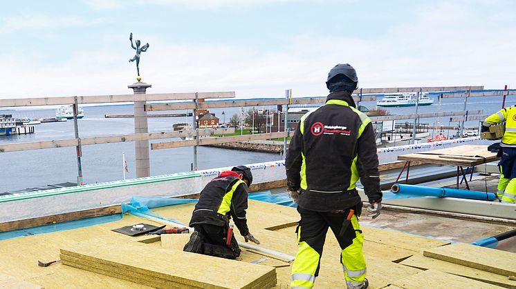 ”Vi valde Hardrock Takfall och Underlag Energy från ROCKWOOL eftersom de håller hög kvalitet och är lätta att montera”, säger Martin Juric från Helsingborgs Takentreprenad.
