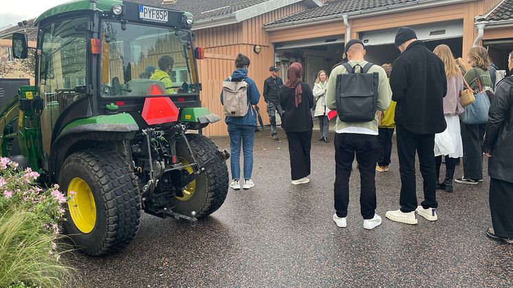 LKFs kollegor tar emot studenter från SLU - ett studiebesök som har fokus på hur LKF arbetar i miljöer nära människors hem.