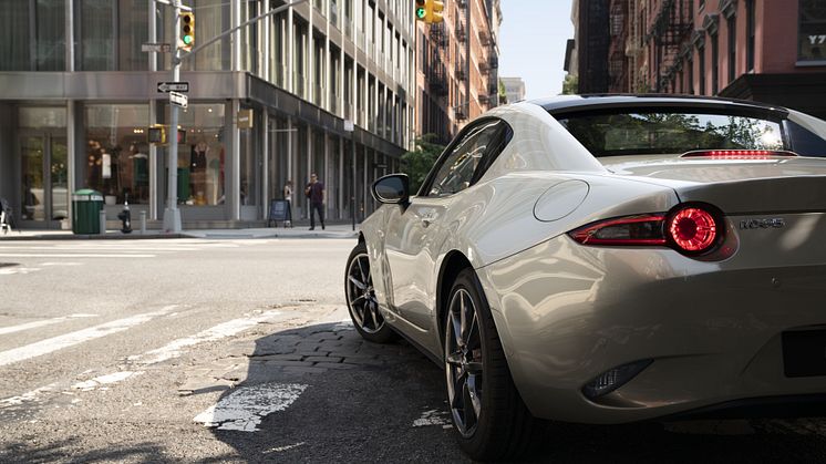 2022 MX-5: Platinum Quartz
