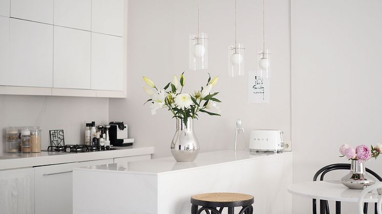 Carita Alfthan renoverar det öppna köket och matplatsen med Silestone Calacatta Gold.
