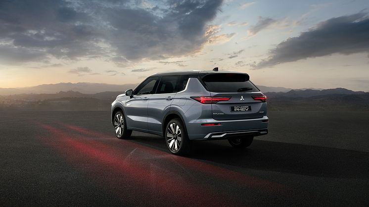 New Outlander PHEV_006L.jpg