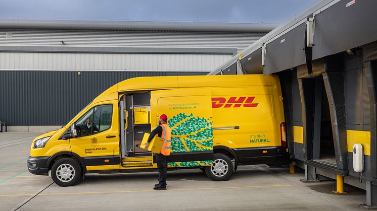 DHLExpress_Ford-E-Transit_06