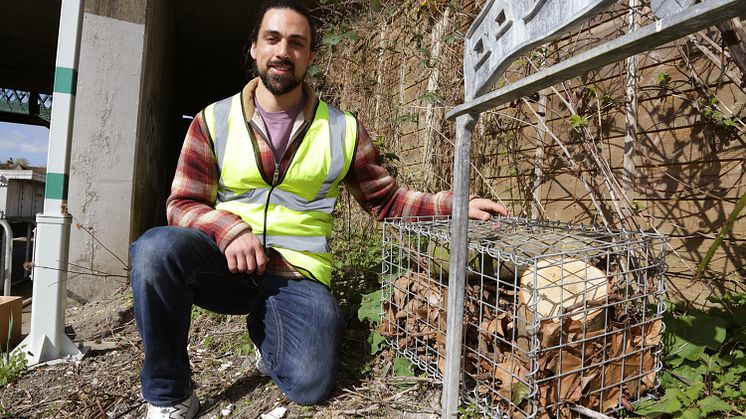 7 Sid Sharpe from the Bee Friendly Trust installs Homes for Nature for Southern Rail at Glynde station.jpg