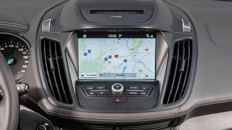 2016Kuga_Vignale_Milano_Grigio_051