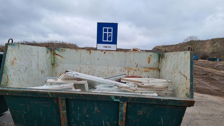 Glas kan återbrukas till nya glas, Ragnsell testar nu detta. Bild: Avfall Sverige.