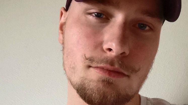 Jonas är 21 år och föreläser om hur han kom tillbaka efter sitt självmordsförsök.