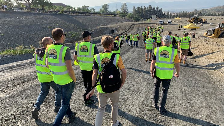 Caterpillar Operator Challenge 2019, europafinalen. Mot tävlingsområdet.