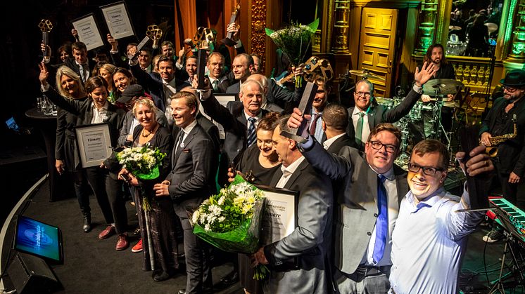 Förra årets vinnare samlade på Berns scen. Vilka som blir årets vinnare avslöjas på Återvinningsgalan 30 januari! Bild: Mikael Gustavsson
