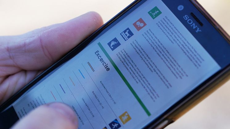 Via QR-kod kan du läsa information på engelska, somaliska och arabiska om löpspår och leder vid Bjursjön 