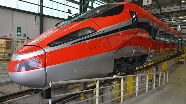 高速車両 Frecciarossa (フレッチャロッサ)1000
