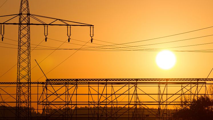 Die 110kV-Leitung zwischen Murnau und Karlsfeld soll ertüchtigt werden. Die von der Bayernwerk Netz bei der Regierung von Oberbayern eingereichten Unterlagen zur Planfeststellung liegen bis zum 20. Januar 2018 aus.