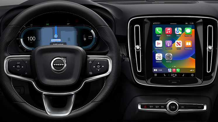Volvo_XC40_Recharge_-_Navigation_on_driver_display_with_Apple_CarPlay_home