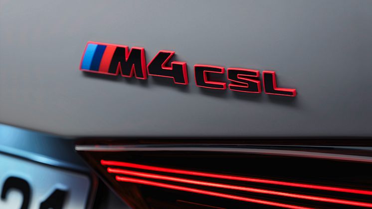 BMW M4 CSL