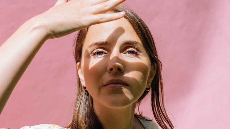 Bærums-jenta kaspara er klar med debut-EP til høsten. 4. juni slipper hun første single, «Som meg». Foto: Signe Luksengard