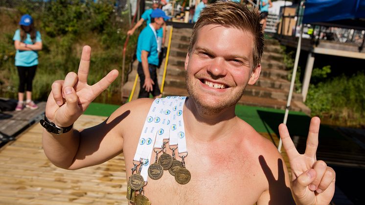 Christoffer Hansson först att klara sju lopp i Vansbrosimningens tävlingsvecka. Foto: Mickan Palmqvist