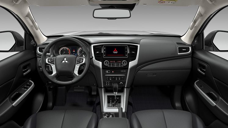 20MY_L200_Doppelkabine_PLUS_mit_intro_2.2_4WD_inpane_master-rev-1