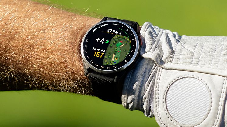 Approach S44, black, wrist.jpg
