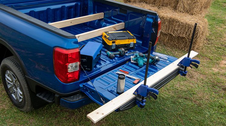 2022Ford_NextGenRanger_XLT_workbench