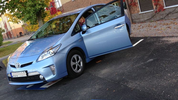 Högskolan Kristianstads nya parkeringsplats för hybrid- och elbilar.