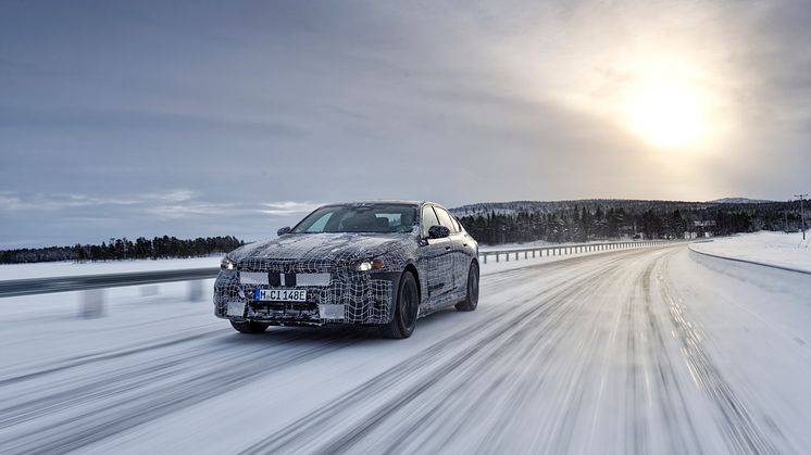 Helt nye BMW i5 Sedan på kamuflerte tester