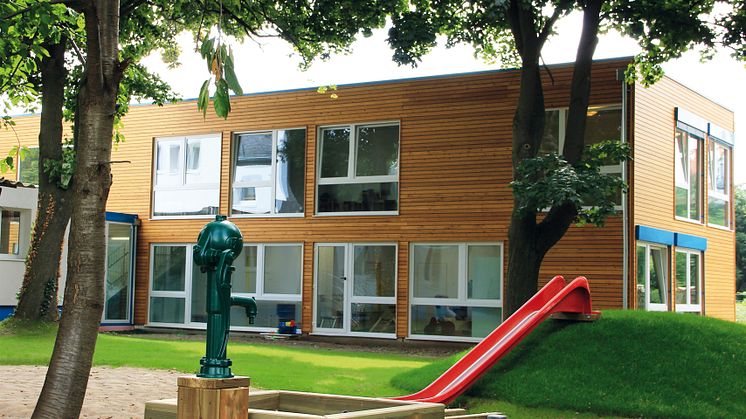 Im ersten Leben eine Kita, im nächsten vielleicht ein Studentenappartement: MyDagis in Köln, ein modularer Bau von Algeco, optisch ansprechend und in wenigen Wochen errichtet. Foto: Algeco, Architekten: Hans-Georg Baum und Katja Schmidt