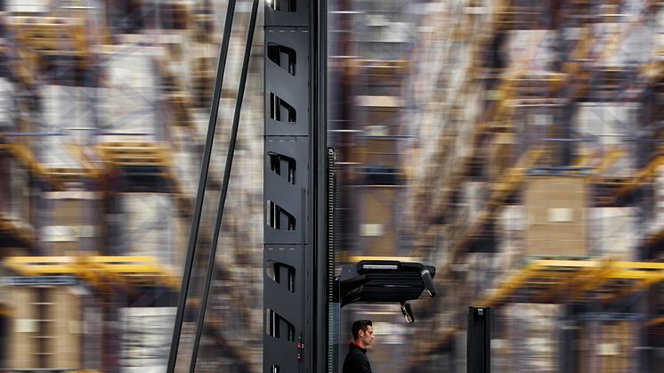 Linde Material Handling presenterar nya smalgångstruckar